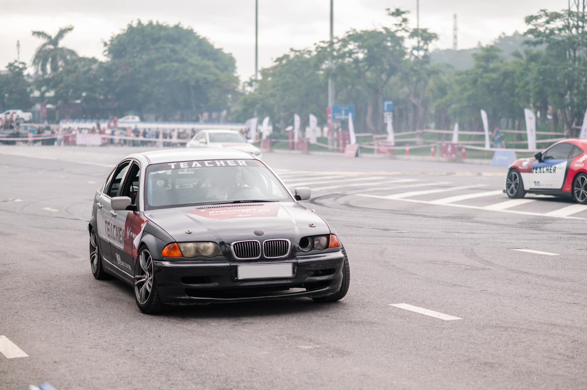 BMW 3-Series càng sửa càng hỏng, dân chơi drift nổi tiếng Việt Nam 'bóc phốt' garage: 'Tốn hơn 200 triệu, may chưa văng máy ra ngoài'- Ảnh 2.