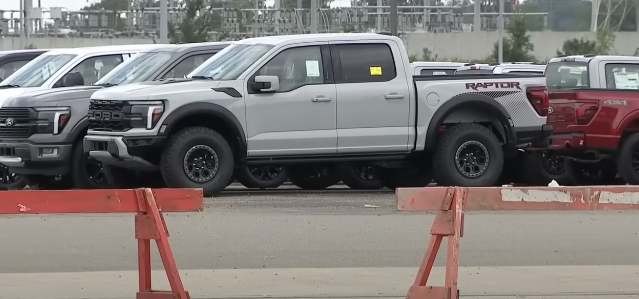 Trộm lô Ford F-150 Raptor hơn 26 tỷ đồng, kẻ gian bị bắt vì không lường trước độ ‘uống xăng như vại’ của những chiếc xe này- Ảnh 2.