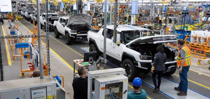 Ông Trump đắc cử tổng thống là 'ác mộng' với ô tô điện Mỹ? Tesla, Rivian, KIA, VinFast có cần lo lắng?- Ảnh 3.