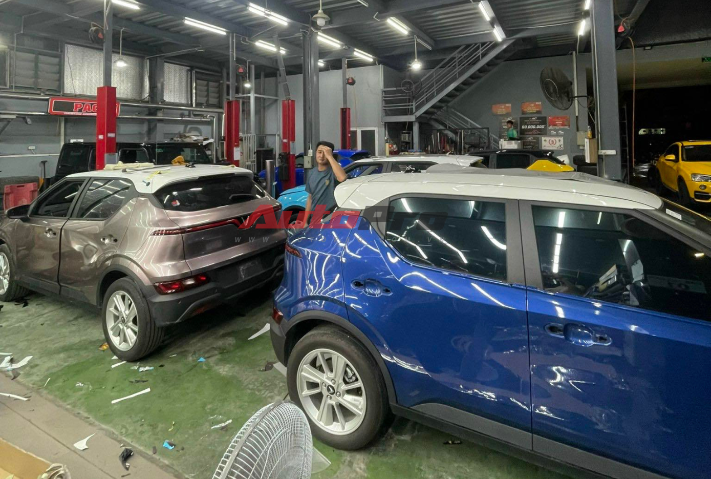 Người 'lên màu' cho bộ sưu tập VinFast VF 5 sặc sỡ đang 'hot': 'Phải huy động 8 thợ lành nghề, làm 3 ngày liên tục'- Ảnh 5.