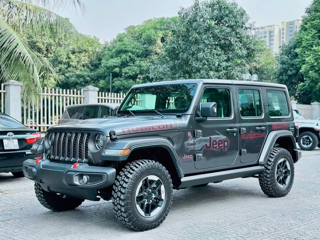 Jeep Wrangler giảm giá lăn bánh kỷ lục gần 800 triệu: Bản cao nhất rẻ hơn Defender 'base' tới 1,2 tỷ đồng- Ảnh 4.