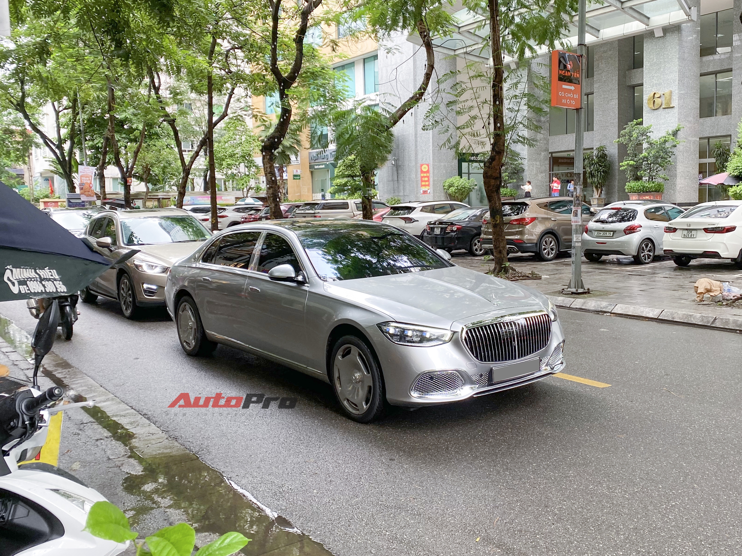 Mercedes-Maybach S 580 hàng hiếm lăn bánh trên phố Hà Nội: Giá khoảng 17 tỷ, màu độc, không bán chính hãng- Ảnh 2.