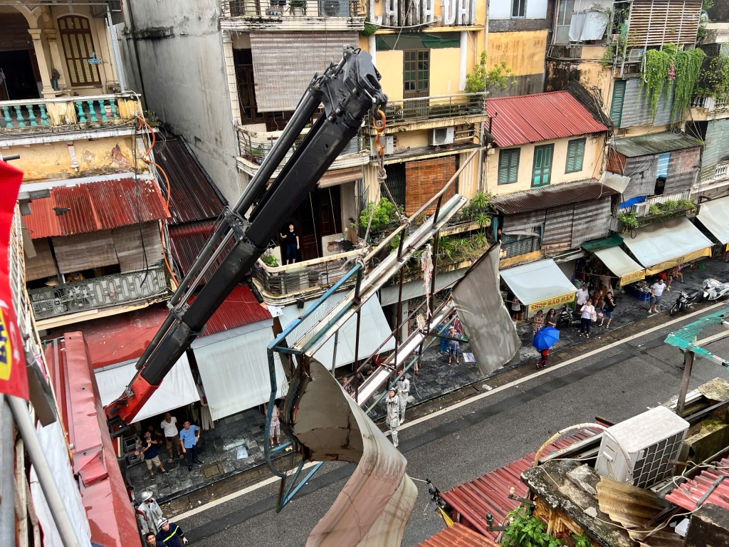 Lũ trên sông Hồng tại Hà Nội đã đạt đỉnh và ngừng dâng, dưới báo động 3- Ảnh 34.