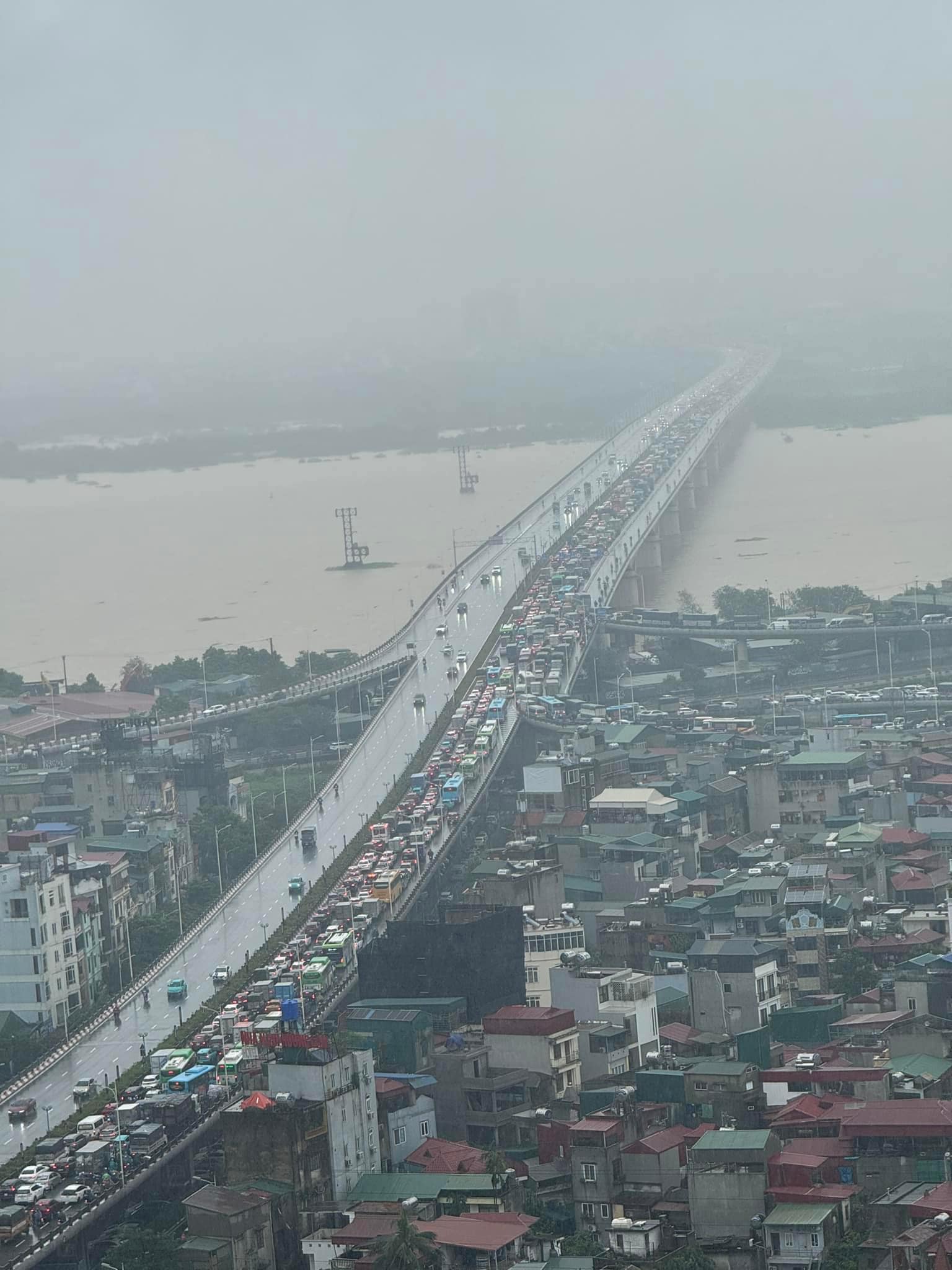 Lũ trên sông Hồng tại Hà Nội đã đạt đỉnh và ngừng dâng, dưới báo động 3- Ảnh 18.