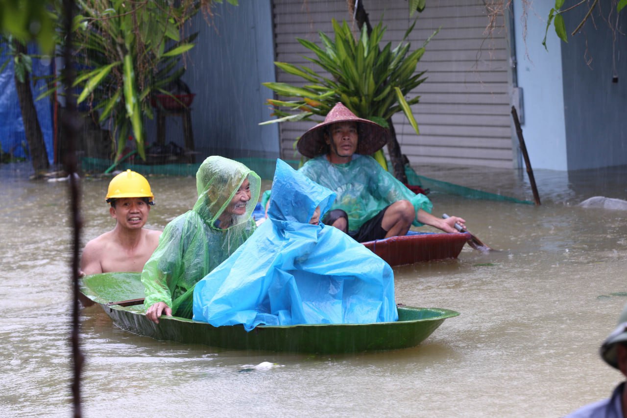 Lũ trên sông Hồng tại Hà Nội đã đạt đỉnh và ngừng dâng, dưới báo động 3- Ảnh 22.