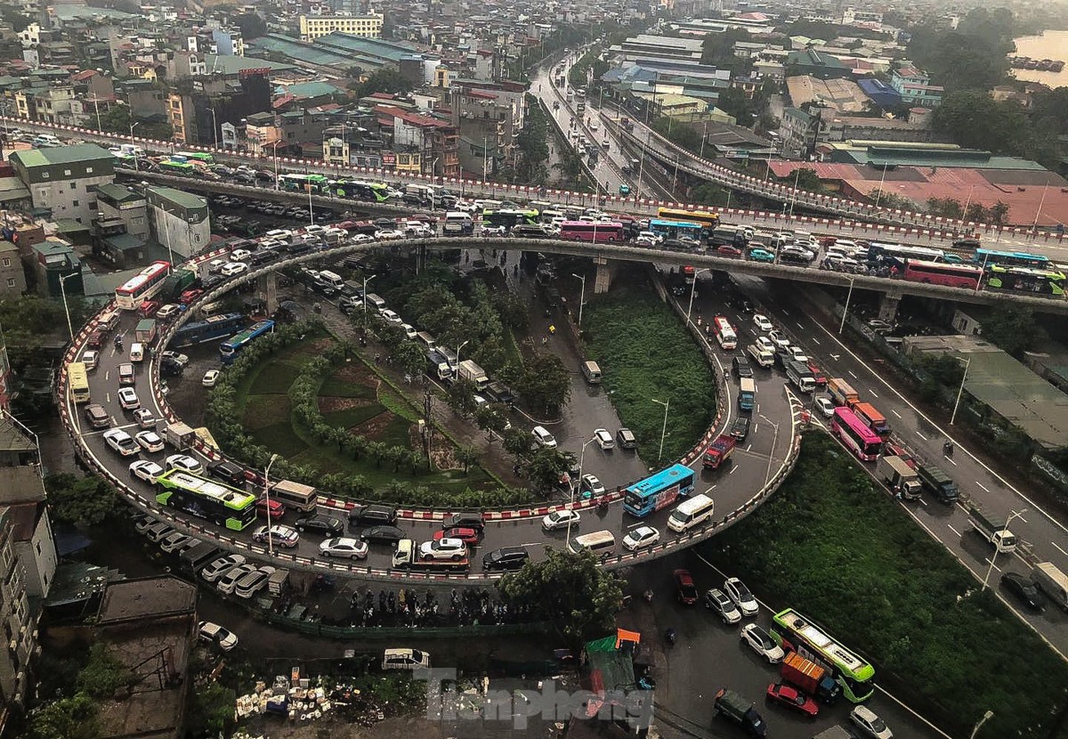 Lũ trên sông Hồng tại Hà Nội đã đạt đỉnh và ngừng dâng, dưới báo động 3- Ảnh 9.