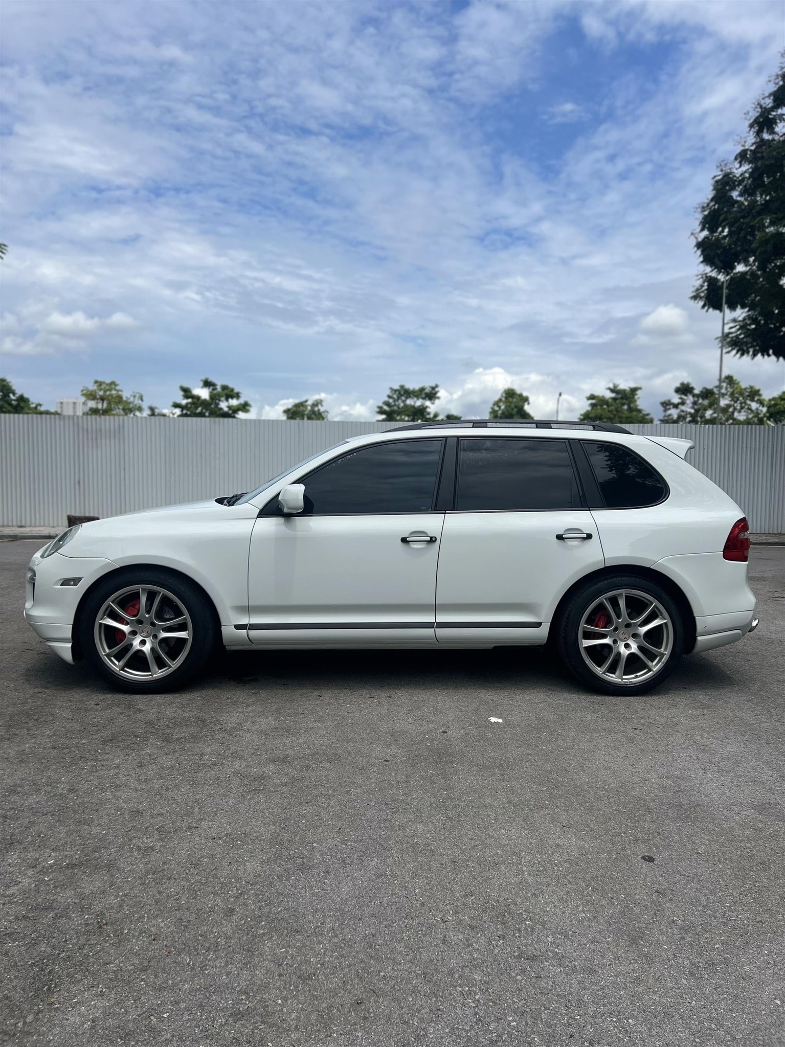 Rao Porsche Cayenne 16 năm tuổi rẻ ngang Kia Soluto, người bán khẳng định: 'Xe siêu đẹp'- Ảnh 7.