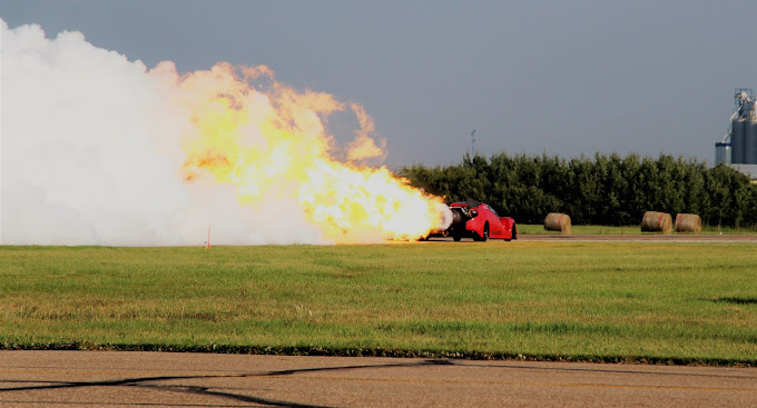 Insanity Jet Car: Chiếc xe được trang bị động cơ phản lực của Rolls-Royce, có thể đạt tốc độ lên tới hơn 643 km/h- Ảnh 6.