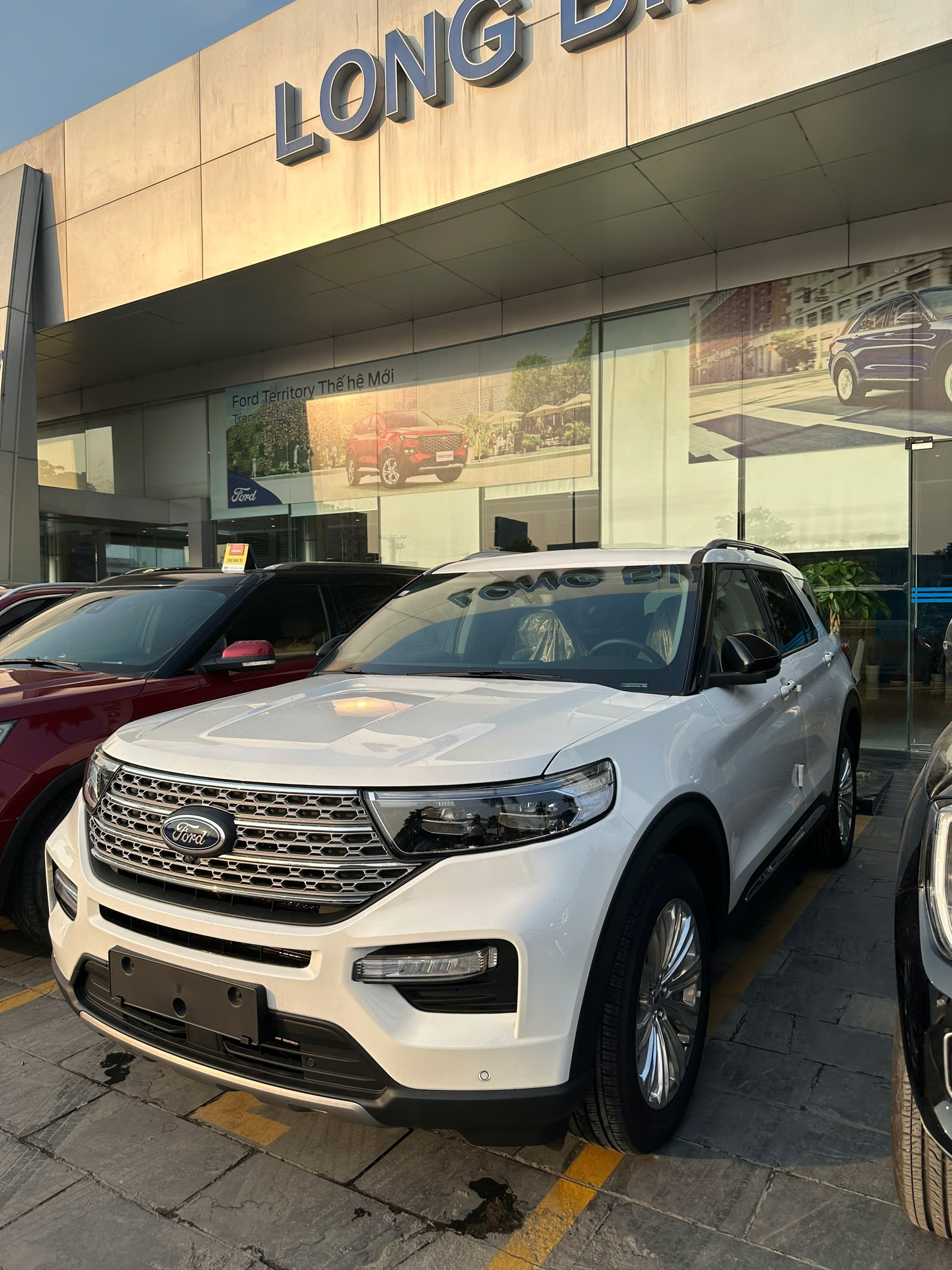 Muốn mua Ford Explorer 'giá rẻ' thì đây là một lựa chọn: Giá giảm 249 triệu, thực tế còn 1,85 tỷ, đã đổi động cơ, thêm bảo hành- Ảnh 2.