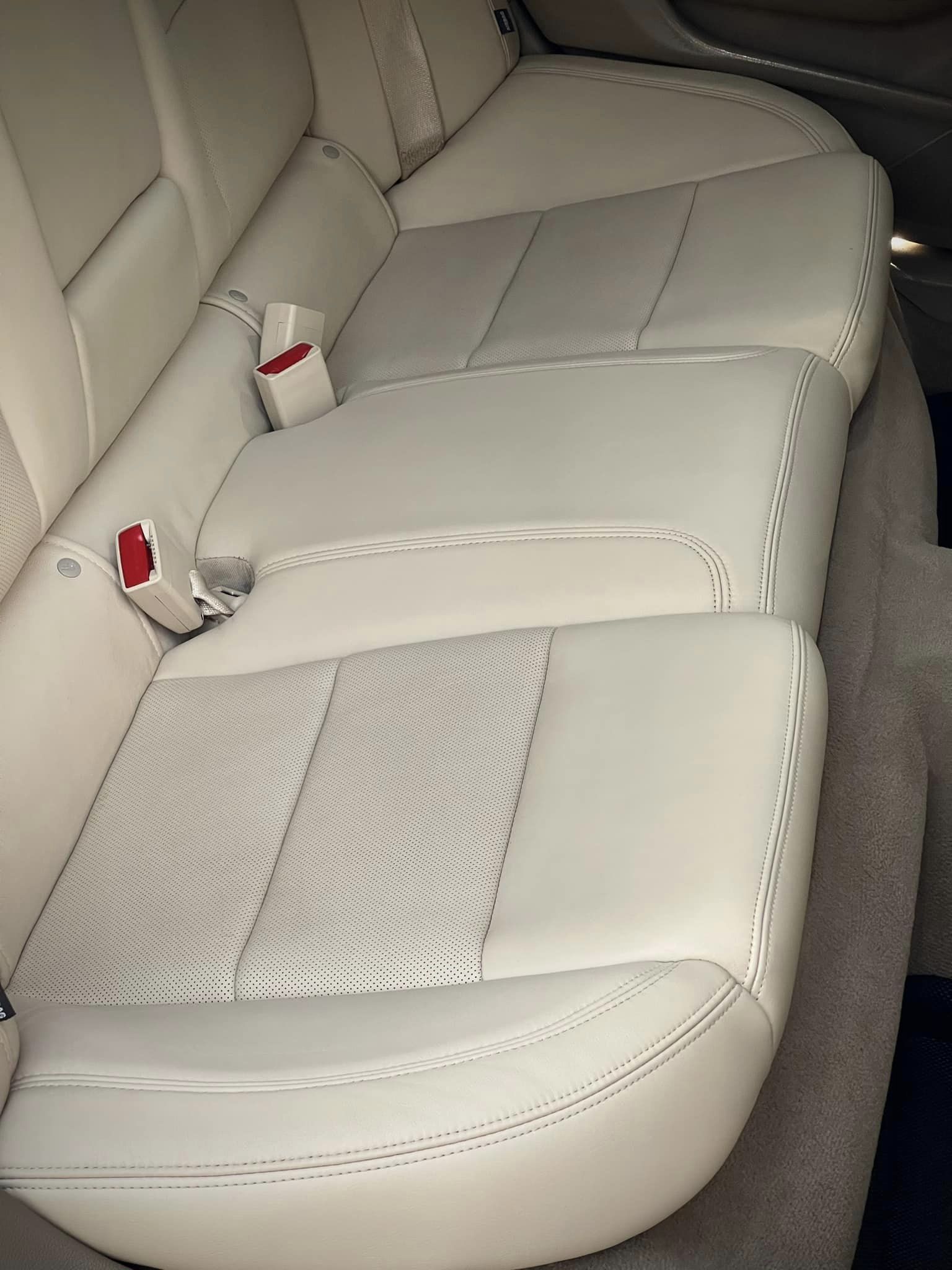 Rao Cadillac CTS giá hơn 1,4 tỷ, người bán cho biết cả Việt Nam chỉ có vài chiếc, đi trung bình hơn 3.000km/năm, cùng phân khúc E-Class- Ảnh 15.
