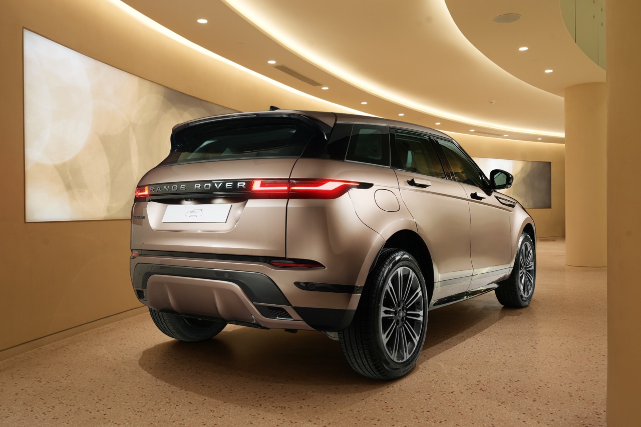 Range Rover Evoque 2025 ra mắt Việt Nam: Giá từ hơn 2,9 tỷ, thiết kế mới tối giản, động cơ hybrid, có AWD- Ảnh 10.