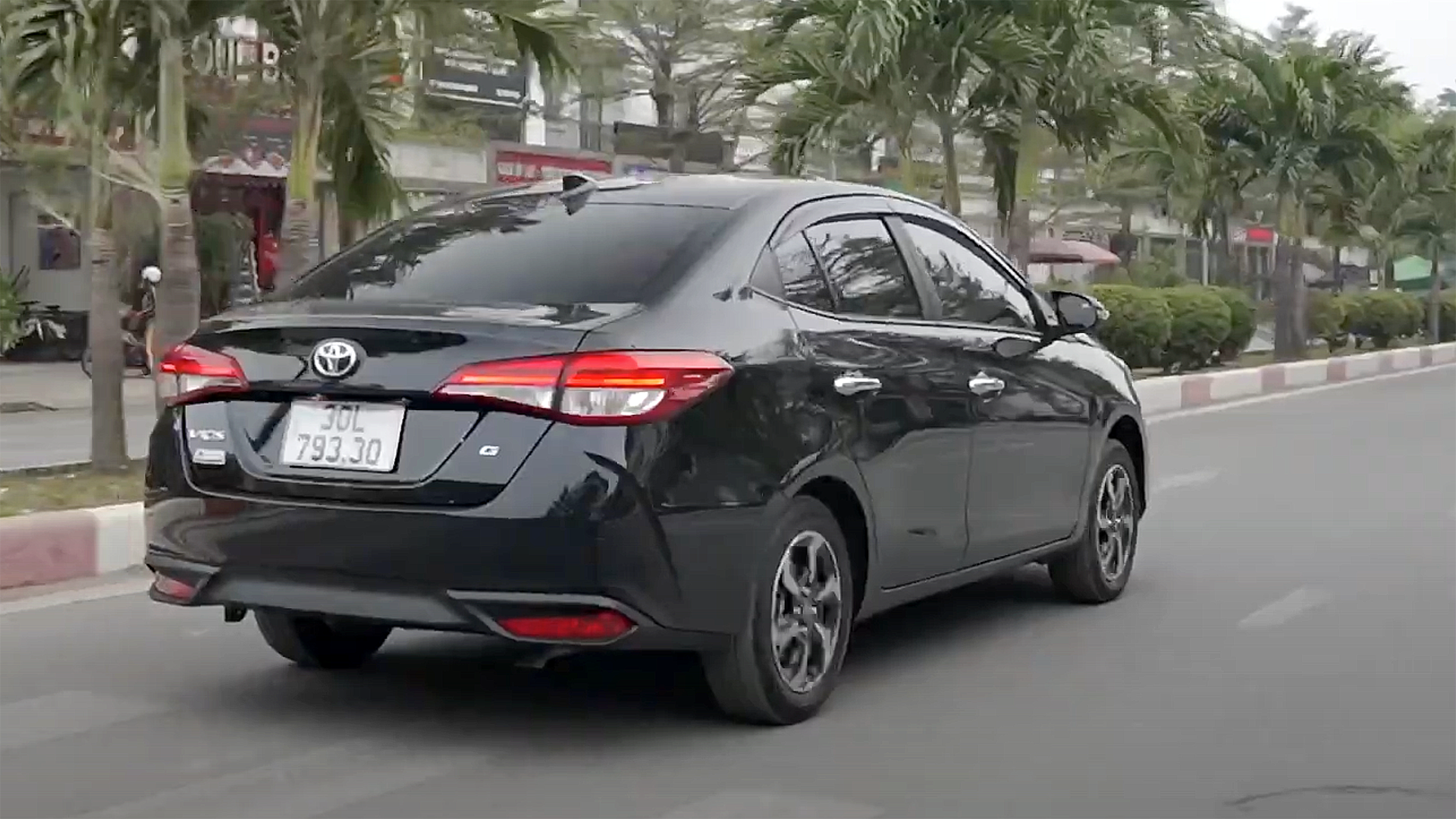 Chồng thích xe Hàn, vợ lái mới quyết lấy Toyota Vios: ‘Tiết kiệm hơn Accent, cố lấy bản G cho an toàn’- Ảnh 3.