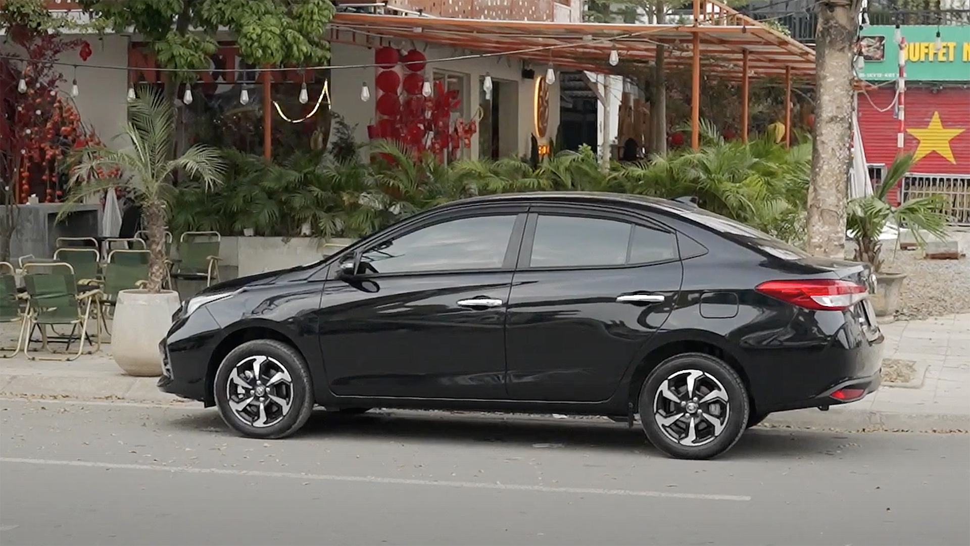 Chồng thích xe Hàn, vợ lái mới quyết lấy Toyota Vios: ‘Tiết kiệm hơn Accent, cố lấy bản G cho an toàn’- Ảnh 12.