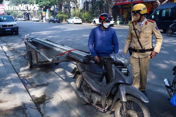 Cố tình đi ngược chiều, tài xế hối hận vì bị phạt tiền bằng cả tháng lương- Ảnh 8.