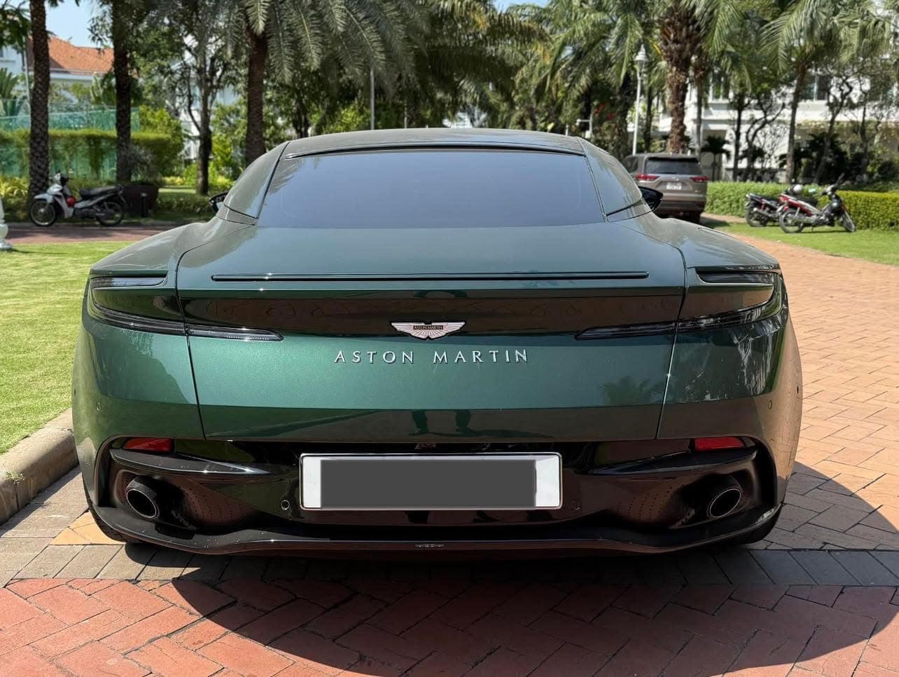 Rao Aston Martin DB11 gần như mới tinh, người bán chia sẻ: ‘Lăn bánh 19 tỷ giờ bán lại còn hơn 13 tỷ’- Ảnh 3.