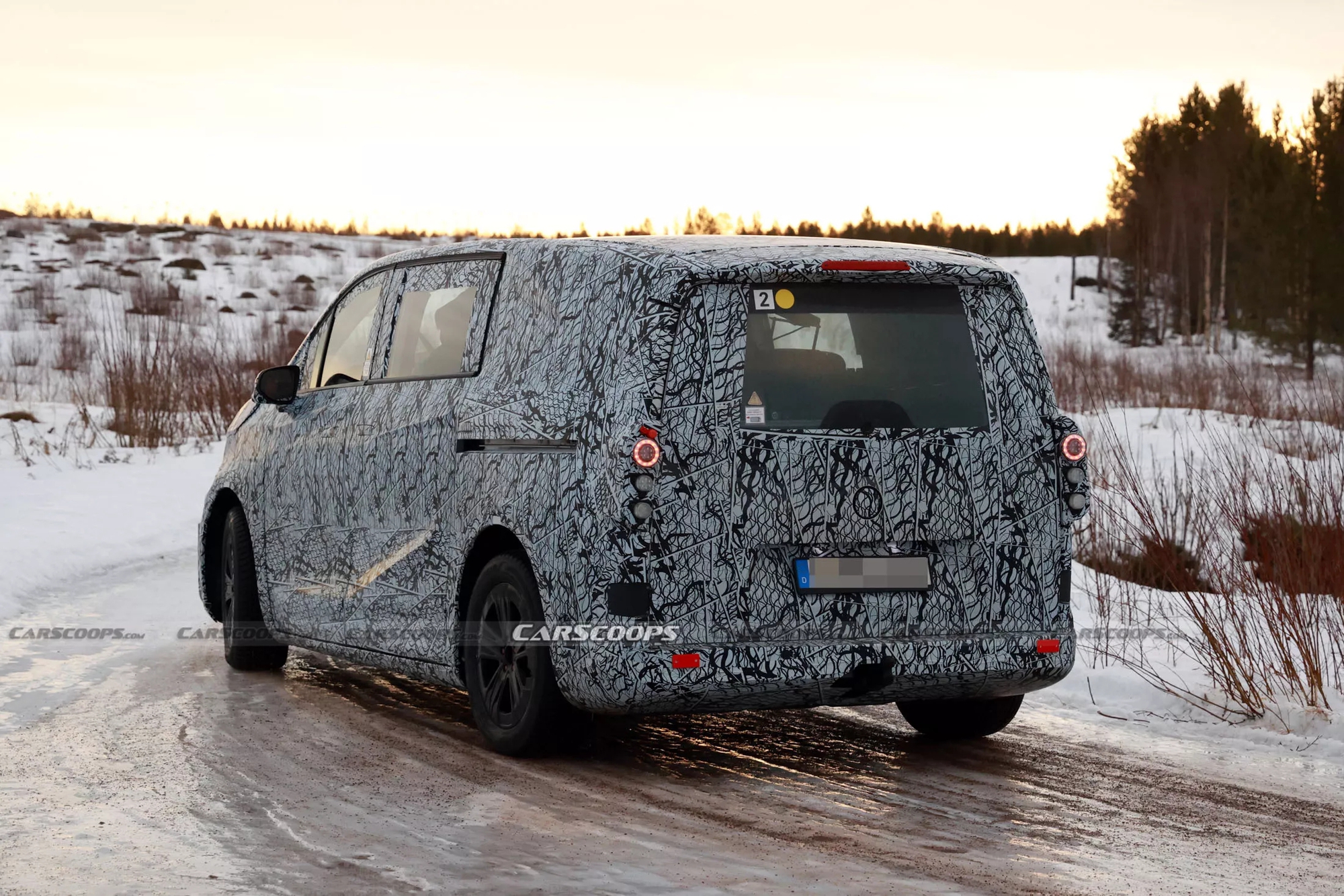 Mercedes-Benz V-Class điện lộ diện trên đường: Thiết kế lột xác, có thể chạy trên 500km/sạc, nâng cấp công nghệ tự lái- Ảnh 4.