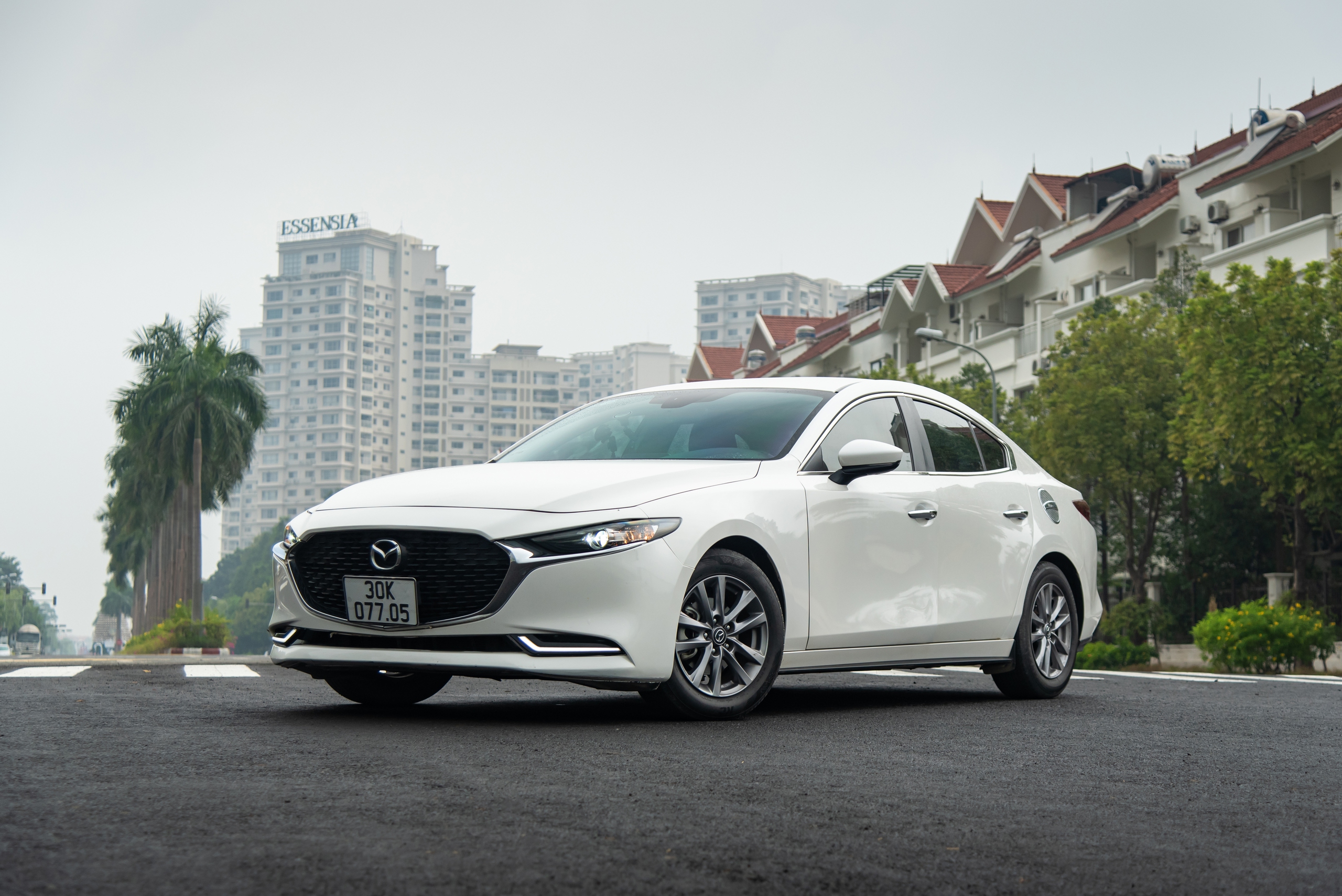 Ra Tết, sắm xe hạng B hay cố thêm chút để lấy Mazda3 Luxury, video này sẽ cho bạn câu trả lời!- Ảnh 1.