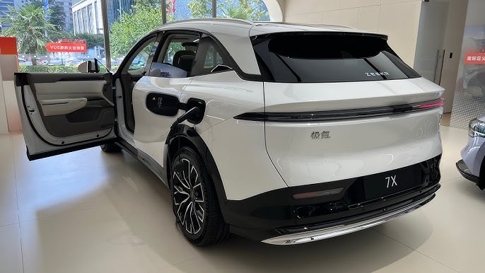 Zeekr bất ngờ 'quay xe' làm hybrid: Ra mắt 2 SUV mới năm nay, nếu về Việt Nam dễ hút khách hơn xe điện- Ảnh 3.