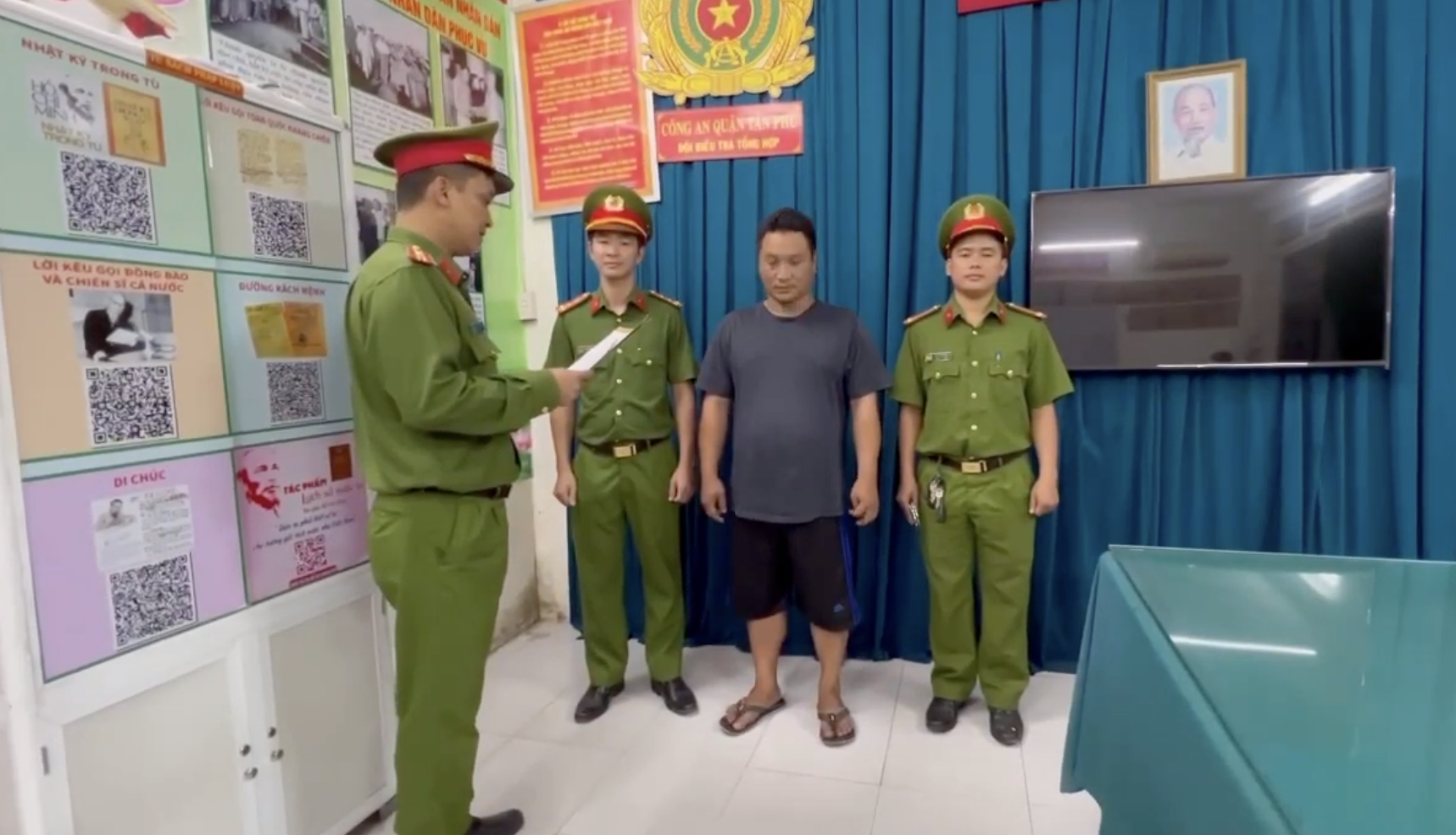 Danh tính người đập xe BMW tại TP HCM gây chú ý dư luận- Ảnh 1. Danh tính người đập xe BMW tại TP HCM gây chú ý dư luận- Ảnh 1.