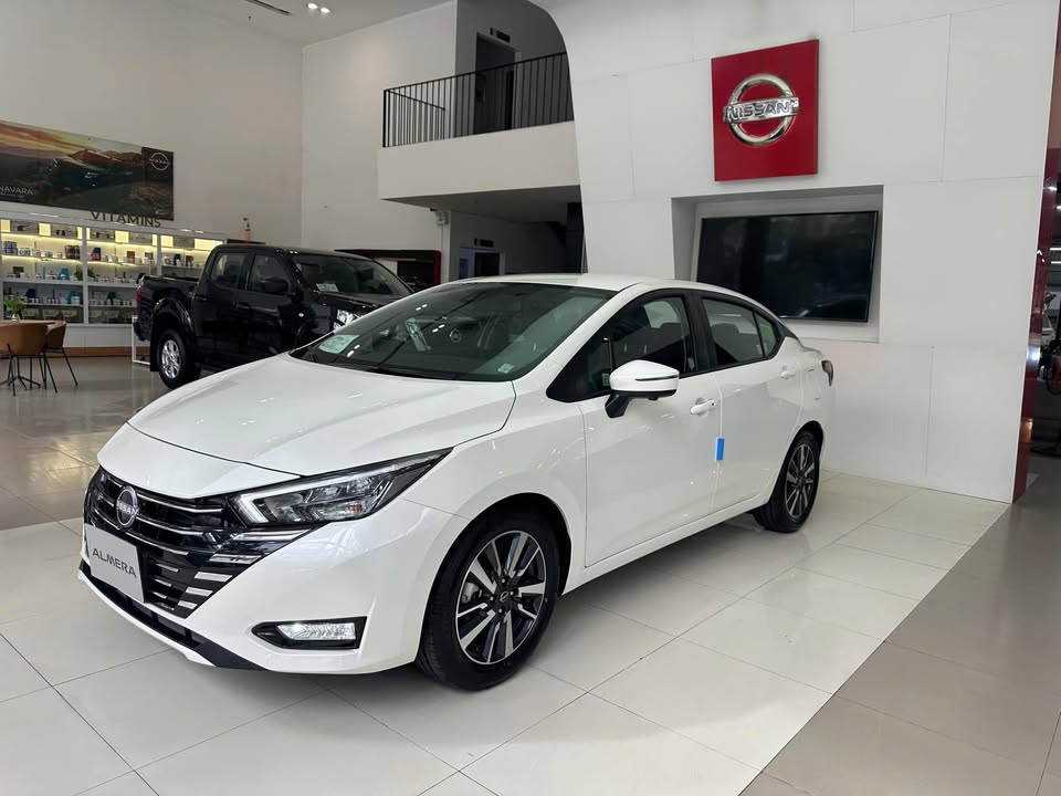 Nissan Almera 2024 mới bán hơn 1 tháng đã giảm giá tại đại lý: Bản tiêu chuẩn còn 479 triệu, tăng sức cạnh tranh Vios- Ảnh 2.