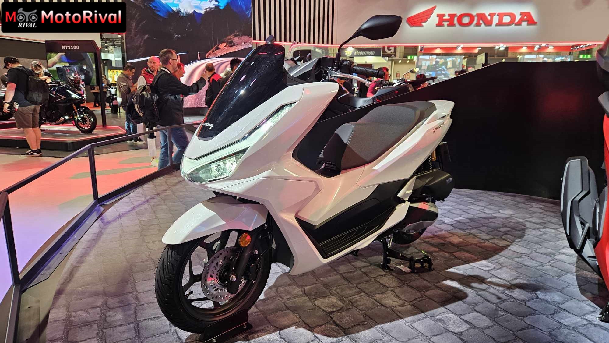 "Vua xe ga" của Honda xuất hiện tại Việt Nam, giá bán chính thức vẫn là ẩn số- Ảnh 4. "Vua xe ga" của Honda xuất hiện tại Việt Nam, giá bán chính thức vẫn là ẩn số- Ảnh 4.