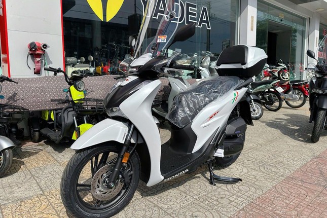 Honda SH150i 2025 bản đặc biệt về Việt Nam, giá hơn 200 triệu đồng- Ảnh 2. Honda SH150i 2025 bản đặc biệt về Việt Nam, giá hơn 200 triệu đồng- Ảnh 2.