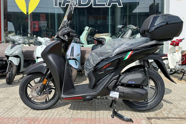 Honda SH150i 2025 bản đặc biệt về Việt Nam, giá hơn 200 triệu đồng- Ảnh 3. Honda SH150i 2025 bản đặc biệt về Việt Nam, giá hơn 200 triệu đồng- Ảnh 3.