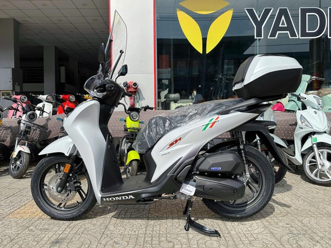 Honda SH150i 2025 bản đặc biệt về Việt Nam, giá hơn 200 triệu đồng- Ảnh 1. Honda SH150i 2025 bản đặc biệt về Việt Nam, giá hơn 200 triệu đồng- Ảnh 1.