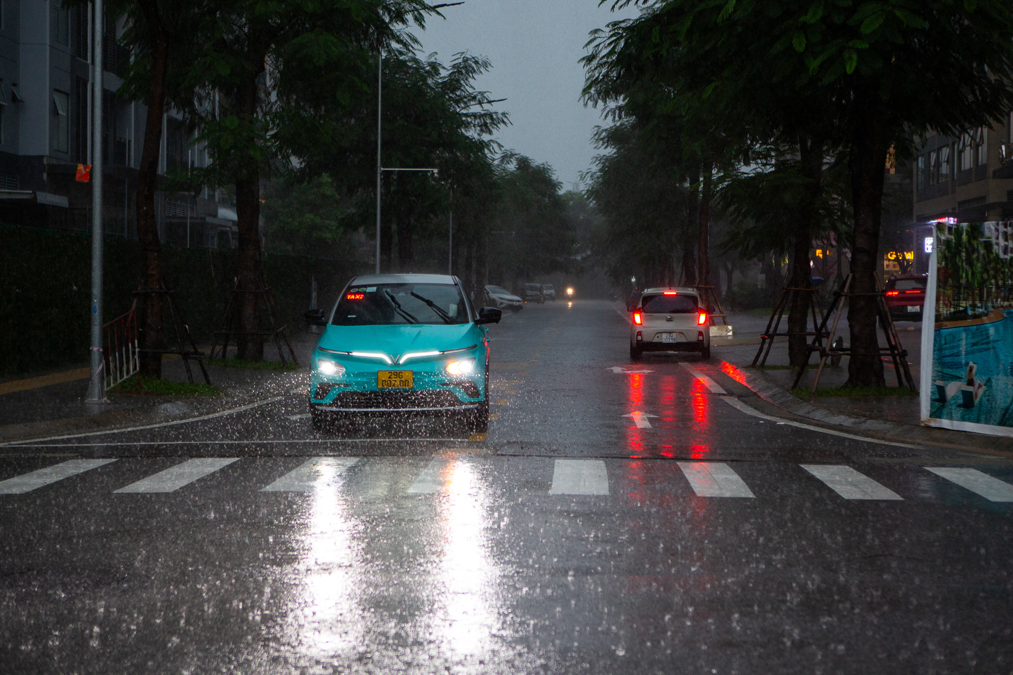 Thay bạn xem nhà ngày mưa bão: Geleximco hoá làng chài, Vinhomes Smart City vẫn thông thoáng- Ảnh 9.