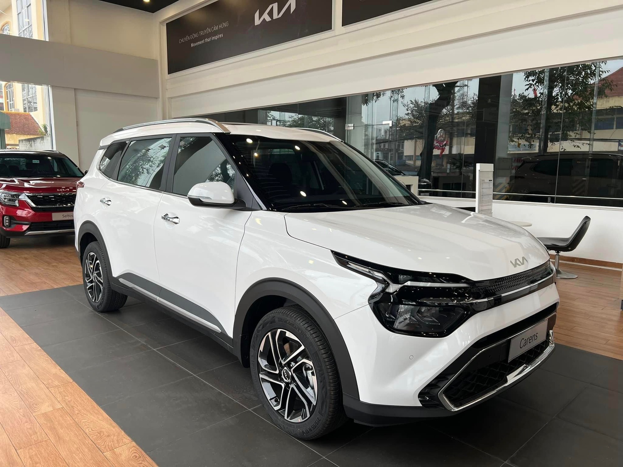 Loạt MPV 7 chỗ giảm giá sâu trong tháng 10: Cao nhất đến 70 triệu đồng, giá thực tế có mẫu tiệm cận hatchback hạng A- Ảnh 7.