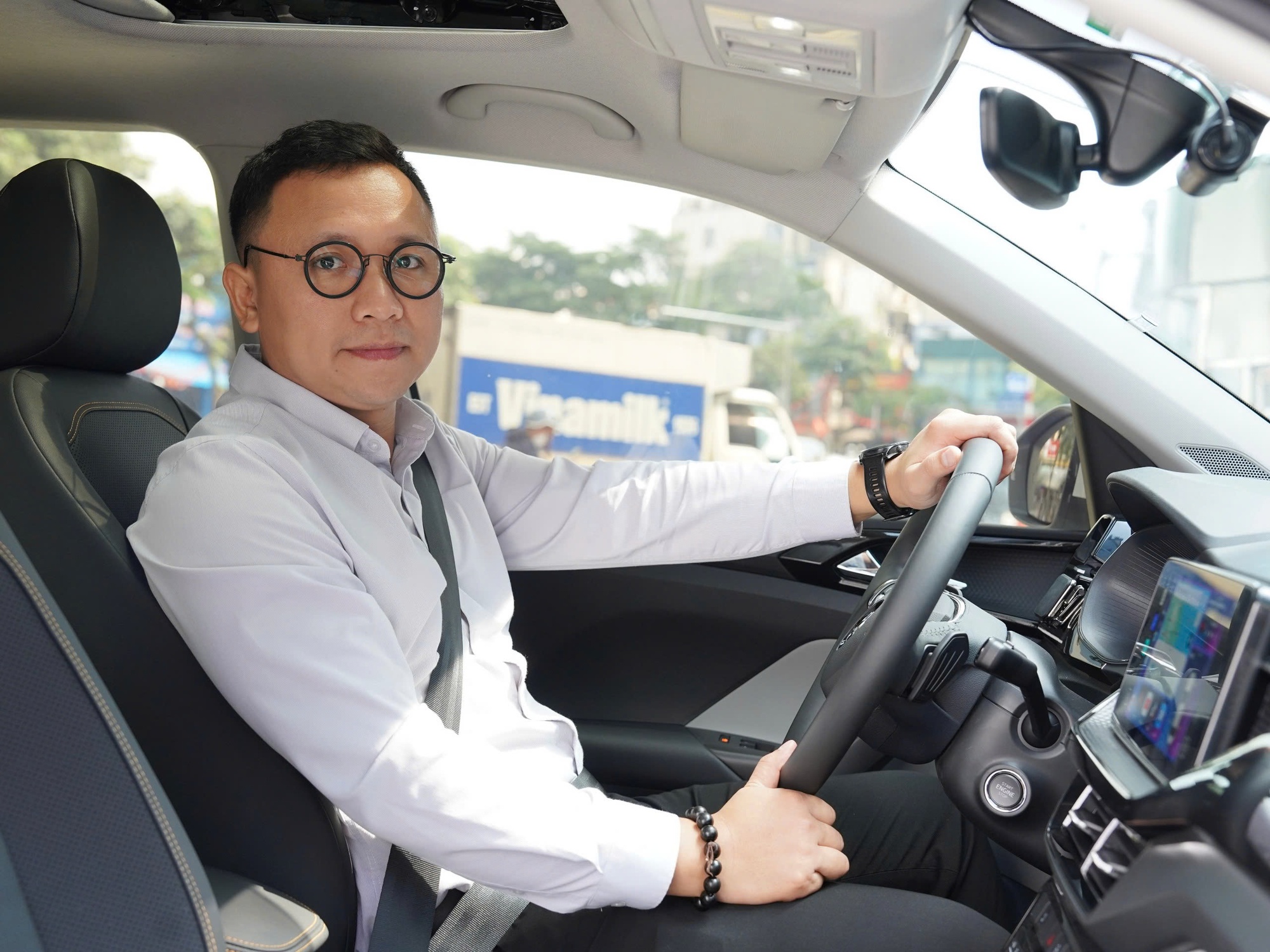 Từng xem xe Nhật, Hàn, rồi chốt Skoda Kushaq, chủ xe chia sẻ: ‘Khác từ tiếng đóng cửa, thực tế có điểm tốt hơn thông số’- Ảnh 6. Từng xem xe Nhật, Hàn, rồi chốt Skoda Kushaq, chủ xe chia sẻ: ‘Khác từ tiếng đóng cửa, thực tế có điểm tốt hơn thông số’- Ảnh 6.