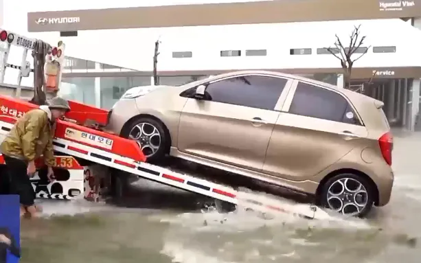 Việc chủ xe mua bảo hiểm vật chất cho ô tô, trong đó có điều khoản chi trả thiệt hại do ngập nước là rất cần thiết