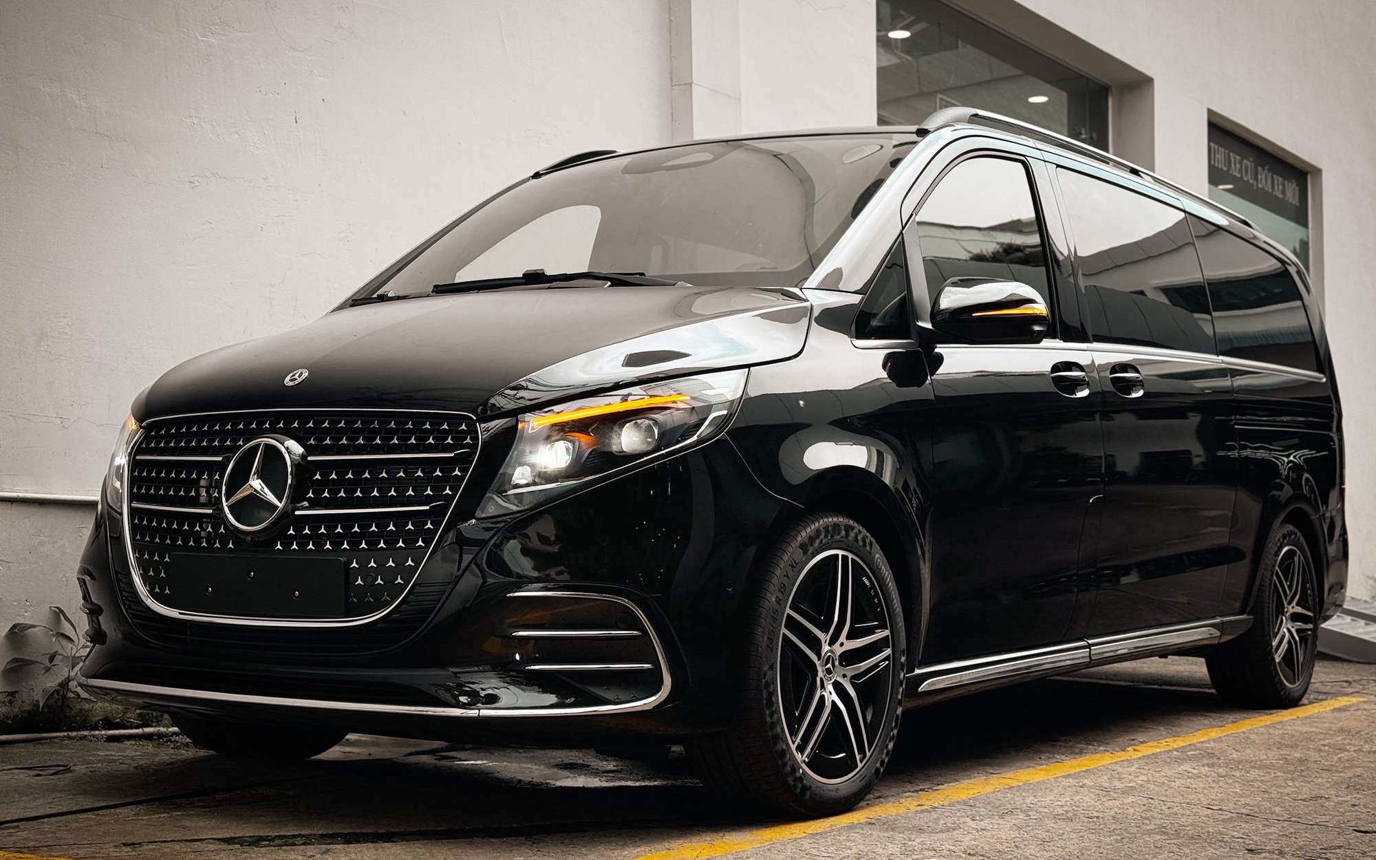 Mercedes-Benz chơi lớn "đấu" BMW tại Việt Nam: Rục rịch về loạt xe mới, giảm giá hàng tỷ đồng với nhiều dòng- Ảnh 3.