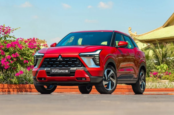 Xe nhập khẩu, lắp ráp trong nước chung xu hướng tăng, nóng cuộc đua giảm giá ô tô dịp cuối năm- Ảnh 1. Xe nhập khẩu, lắp ráp trong nước chung xu hướng tăng, nóng cuộc đua giảm giá ô tô dịp cuối năm- Ảnh 1.