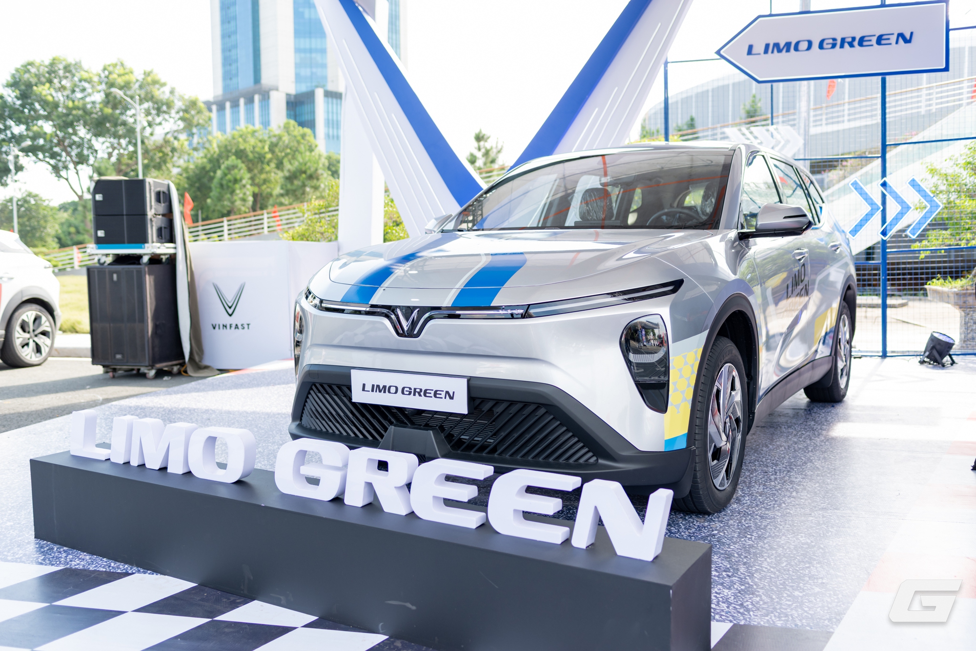 Chuyển đổi xanh ngay từ chiếc ô tô đầu tiên: Người trẻ háo hức chào đón xe điện- Ảnh 6.