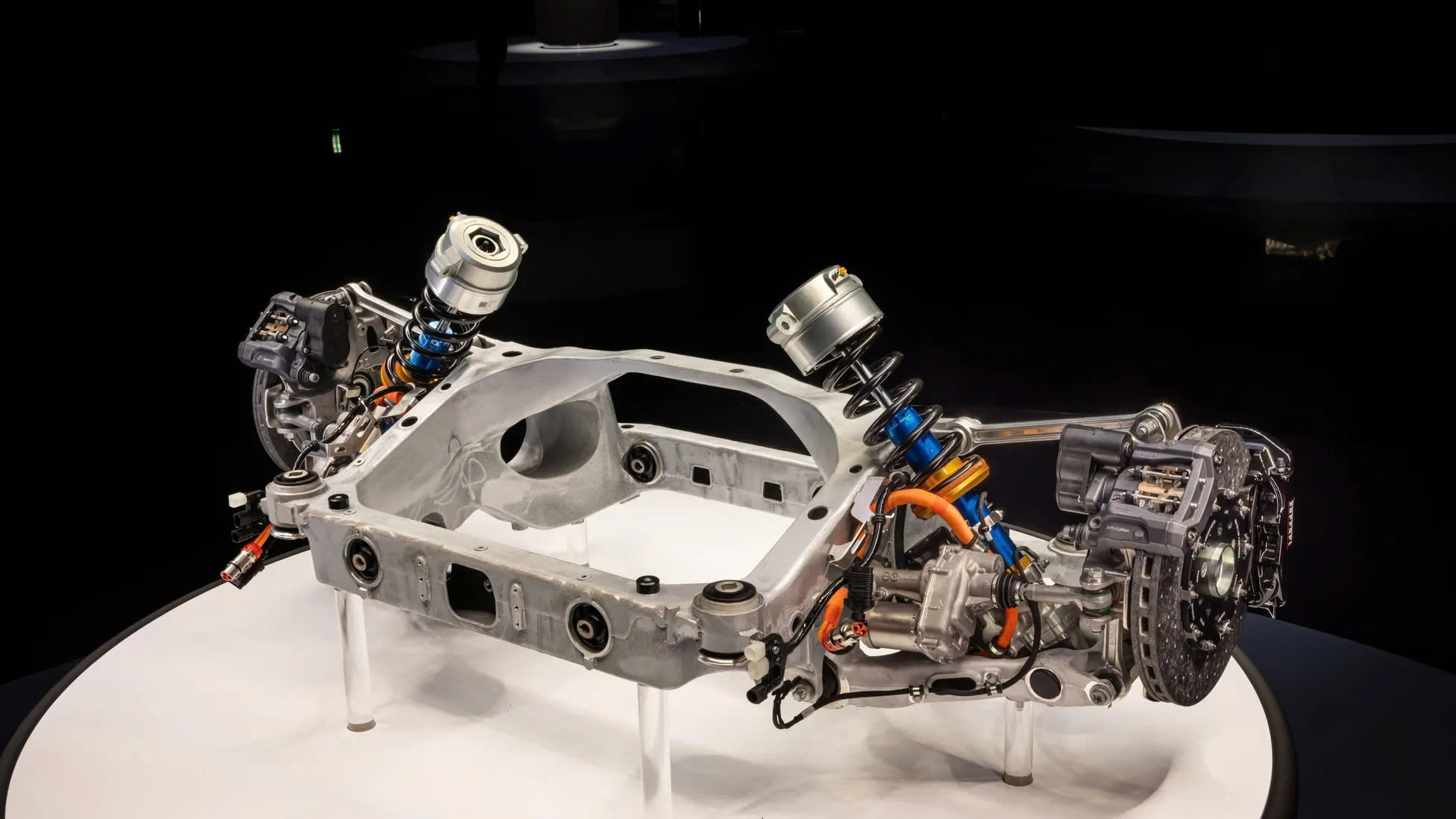 Ferrari Elettrica - Siêu xe điện hoàn toàn mới, 4 động cơ mạnh hơn 1.000 mã lực, tăng tốc 0-100km/h chỉ 2,5 giây, chạy 530km/sạc- Ảnh 4. Ferrari Elettrica - Siêu xe điện hoàn toàn mới, 4 động cơ mạnh hơn 1.000 mã lực, tăng tốc 0-100km/h chỉ 2,5 giây, chạy 530km/sạc- Ảnh 4.