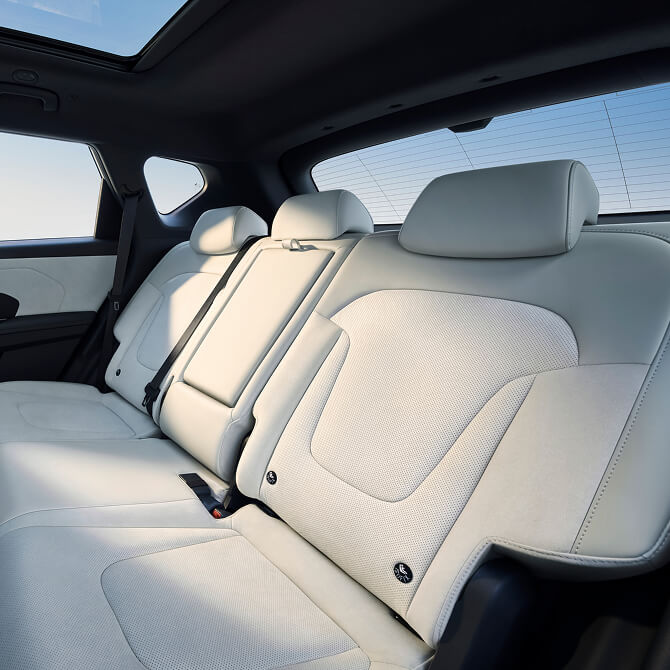 Hyundai Elexio EO ra mắt: Xe 5 chỗ mới dài ngang Tucson, màn hình 27 inch, đi hơn 700km/sạc- Ảnh 10. Hyundai Elexio EO ra mắt: Xe 5 chỗ mới dài ngang Tucson, màn hình 27 inch, đi hơn 700km/sạc- Ảnh 10.