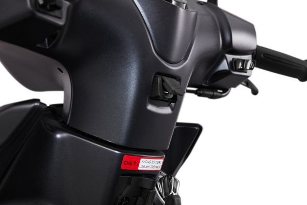 Ra mắt xe tay ga tam giác mạch giá ngang Vision: Ăn xăng 1,75L/100km, cốp lớn, có Smartkey- Ảnh 3. Ra mắt xe tay ga tam giác mạch giá ngang Vision: Ăn xăng 1,75L/100km, cốp lớn, có Smartkey- Ảnh 3.