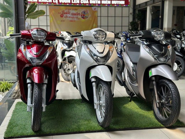 Giá xe Honda SH Mode tháng 10/2025: Đại lý "hét" giá chênh gần 9 triệu đồng- Ảnh 2.
