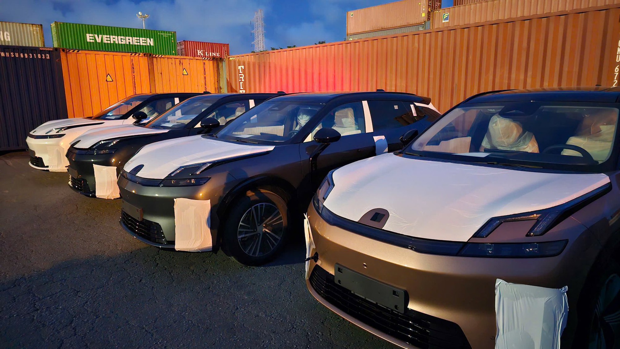 Lynk & Co 08 chốt ra mắt Việt Nam tháng này: Dự kiến 2 bản, đều PHEV, chạy 1.400km với đầy bình xăng điện- Ảnh 2. Lynk & Co 08 chốt ra mắt Việt Nam tháng này: Dự kiến 2 bản, đều PHEV, chạy 1.400km với đầy bình xăng điện- Ảnh 2.