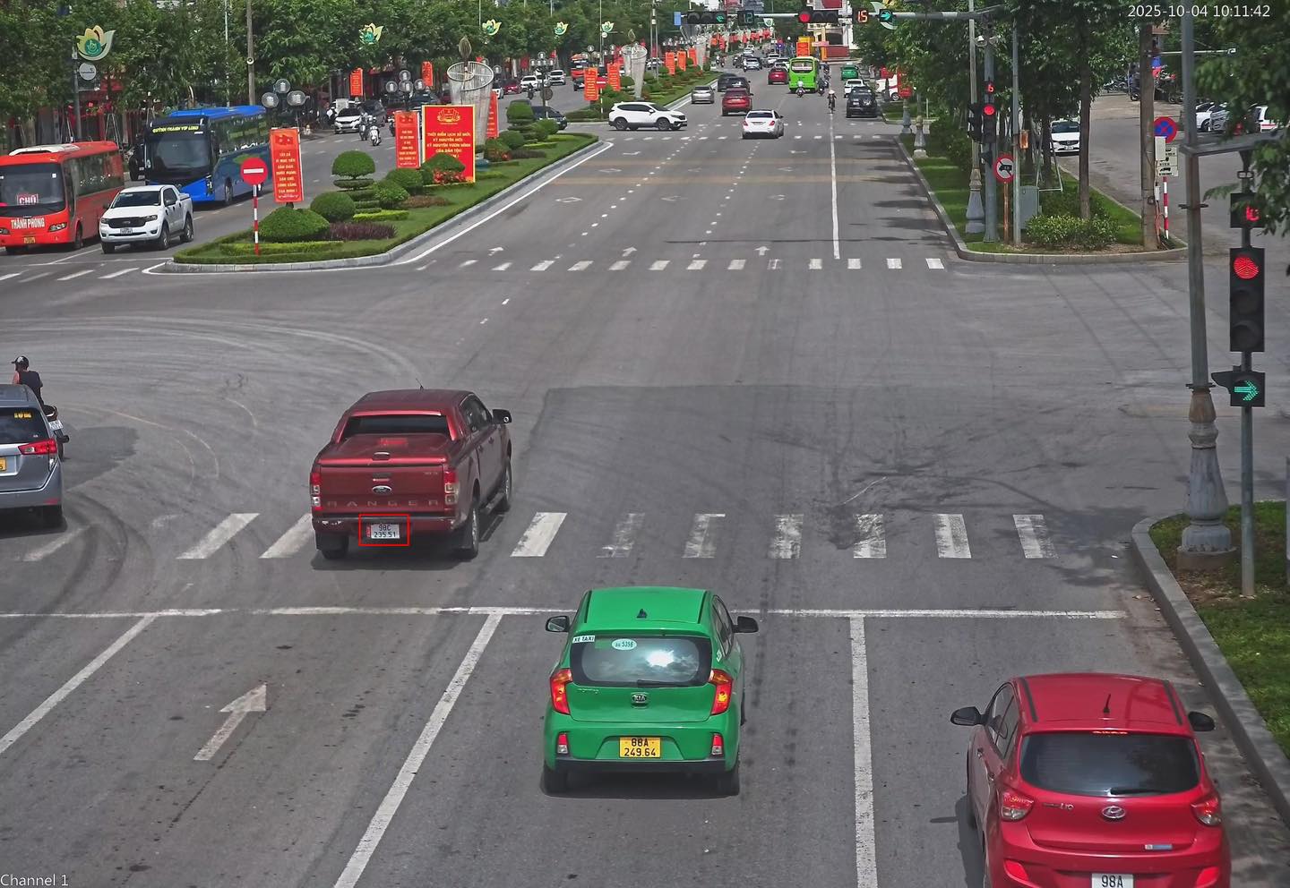 Hơn 200 xe có biển số sau nhanh chóng nộp phạt nguội theo Nghị định 168: Vi phạm cùng 1 lỗi có mức phạt lên tới 20 triệu đồng- Ảnh 2. Hơn 200 xe có biển số sau nhanh chóng nộp phạt nguội theo Nghị định 168: Vi phạm cùng 1 lỗi có mức phạt lên tới 20 triệu đồng- Ảnh 2.