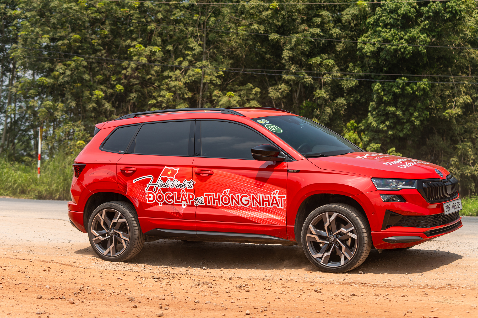 Cầm lái Skoda Karoq qua hơn 2.500 km xuyên Việt: Ăn đứt các đối thủ về trải nghiệm lái- Ảnh 4.