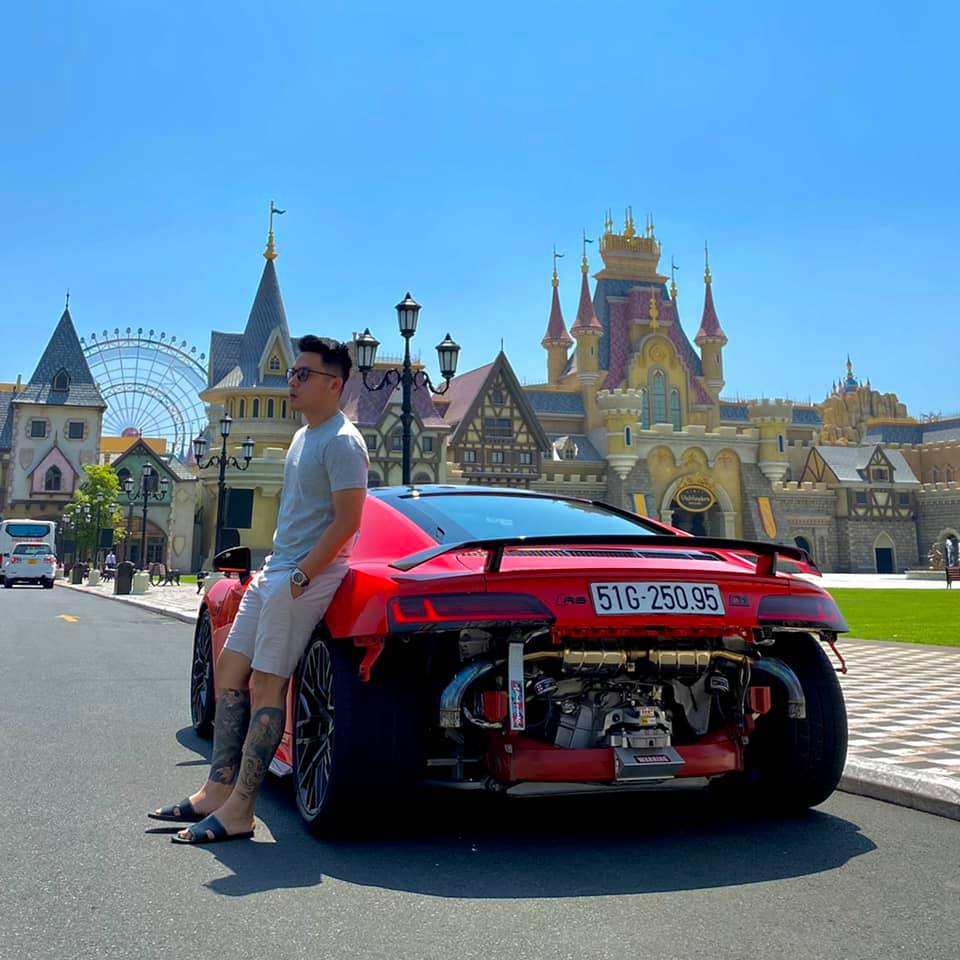 Soi dàn xe của 'cực phẩm một thời' Tống Đông Khuê: Từ McLaren, Ferrari đến Rolls-Royce, có xe dùng tiền bạn gái để mua- Ảnh 6. Soi dàn xe của 'cực phẩm một thời' Tống Đông Khuê: Từ McLaren, Ferrari đến Rolls-Royce, có xe dùng tiền bạn gái để mua- Ảnh 6.