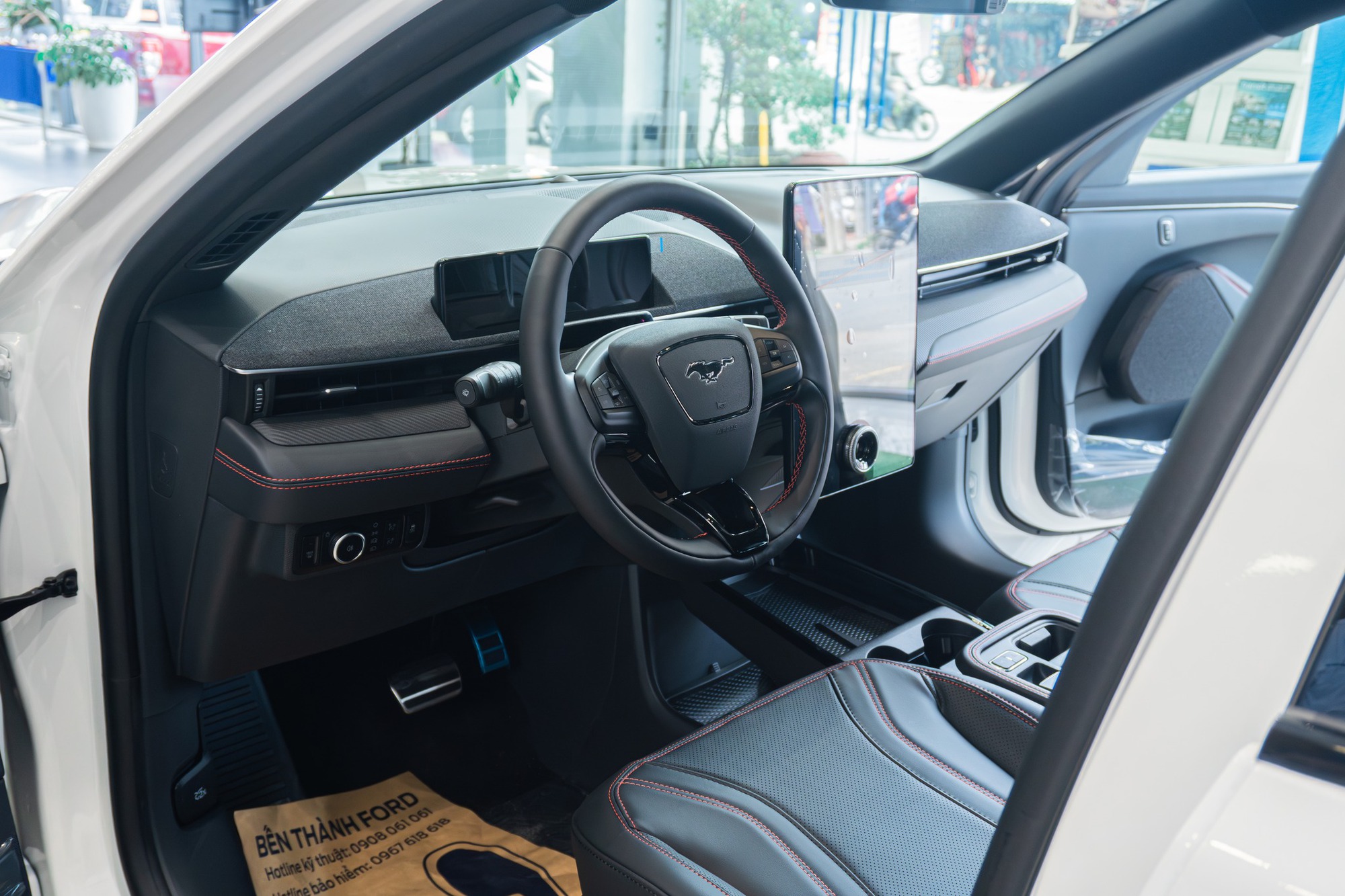 Ford Mustang Mach-E bất ngờ bán chạy hơn cả 'dân chơi' Honda Civic Type R: 'Ngựa hoang điện' đã tìm được chuồng ở Việt Nam?- Ảnh 16. Ford Mustang Mach-E bất ngờ bán chạy hơn cả 'dân chơi' Honda Civic Type R: 'Ngựa hoang điện' đã tìm được chuồng ở Việt Nam?- Ảnh 16.