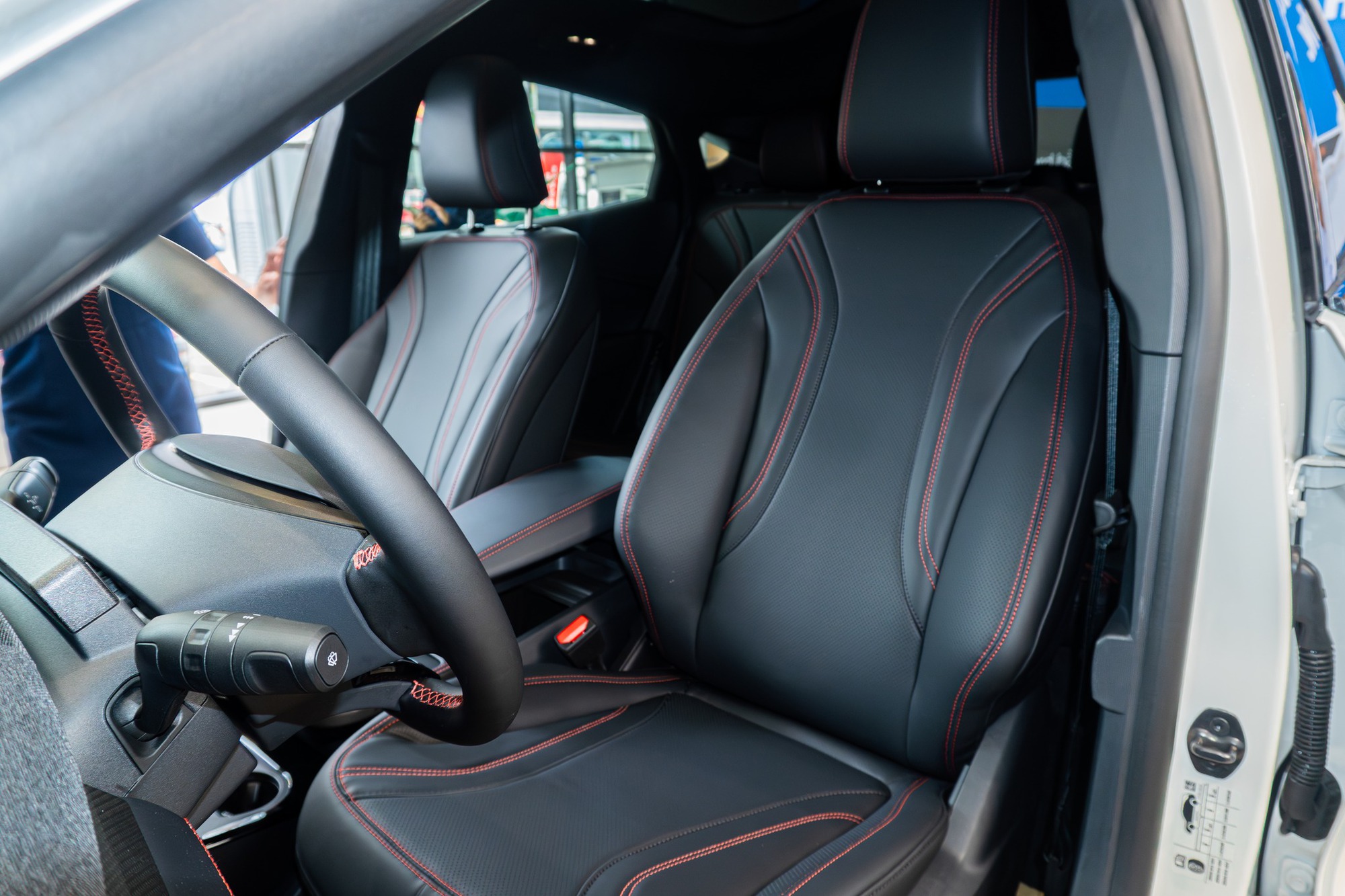 Ford Mustang Mach-E bất ngờ bán chạy hơn cả 'dân chơi' Honda Civic Type R: 'Ngựa hoang điện' đã tìm được chuồng ở Việt Nam?- Ảnh 17. Ford Mustang Mach-E bất ngờ bán chạy hơn cả 'dân chơi' Honda Civic Type R: 'Ngựa hoang điện' đã tìm được chuồng ở Việt Nam?- Ảnh 17.