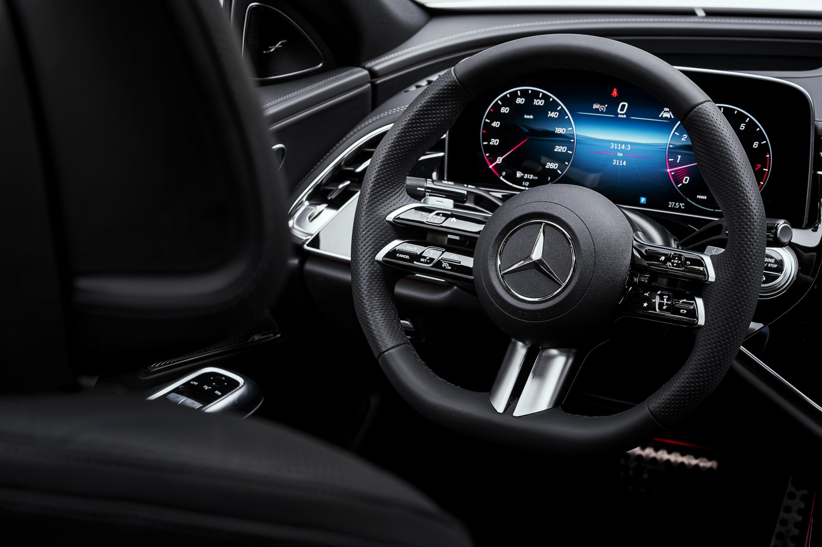 Mercedes-Benz E-Class 2025 ra mắt Việt Nam: Giá từ 2,449 tỷ đồng, thiết kế lột xác, màn hình khủng tràn táp-lô, có ADAS đáp trả 5 Series- Ảnh 19.