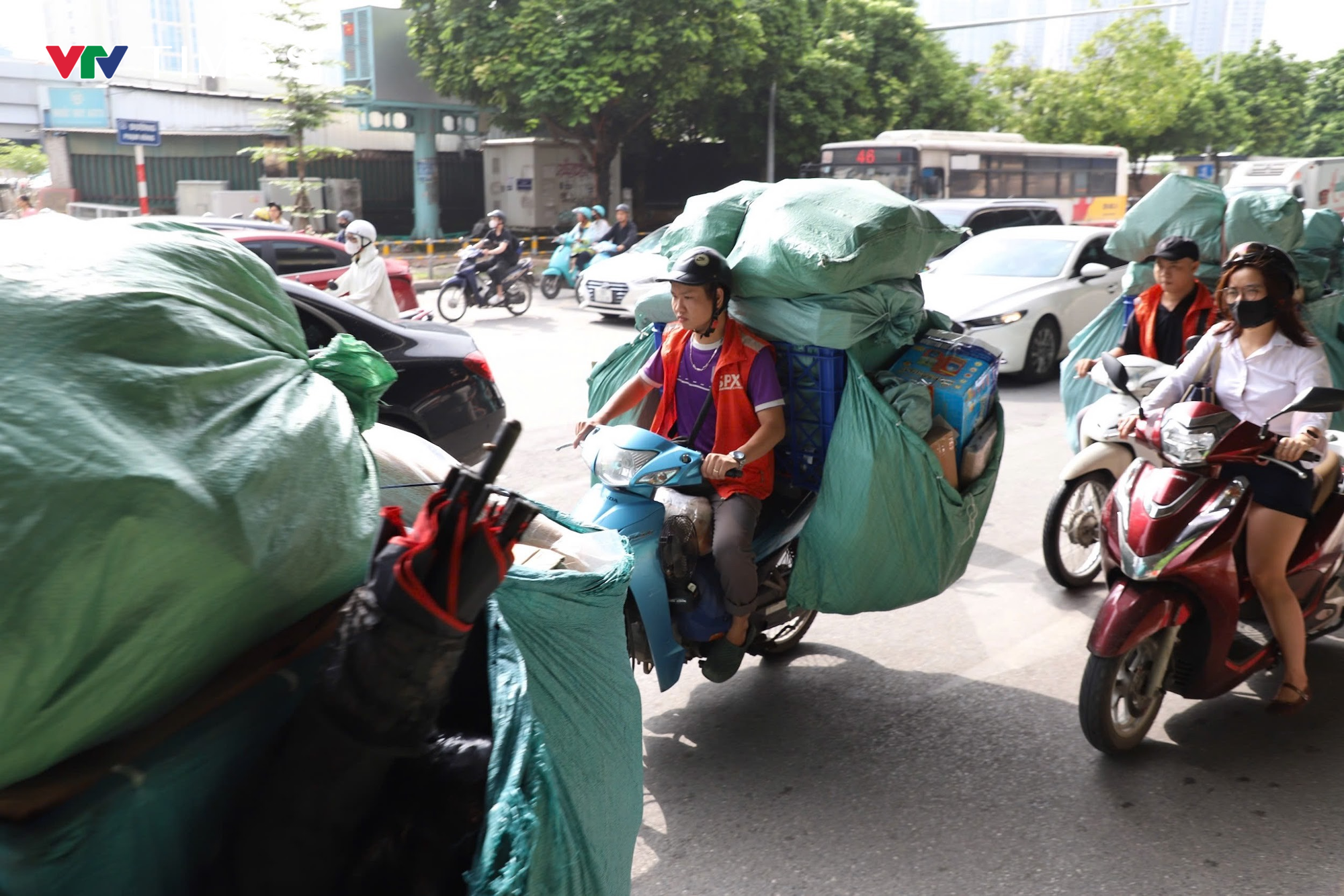 Lo bị camera ghi hình, tài xế che biển số vẫn không thoát phạt- Ảnh 6.