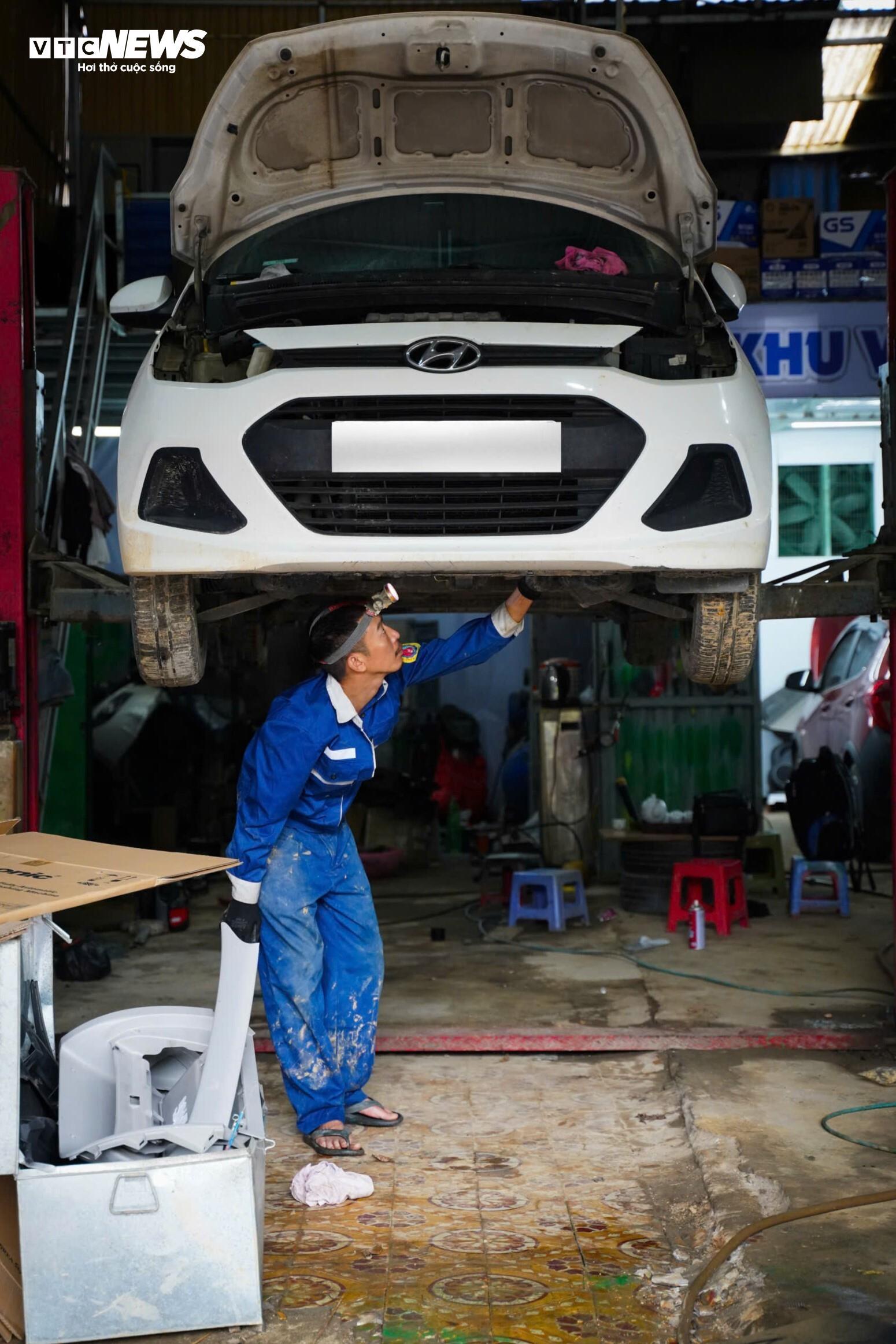 Cuộc 'đại phẫu' hồi sinh hàng trăm ô tô chết lâm sàng sau lũ- Ảnh 3.