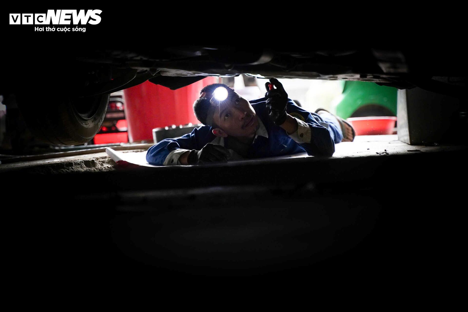 Cuộc 'đại phẫu' hồi sinh hàng trăm ô tô chết lâm sàng sau lũ- Ảnh 11.