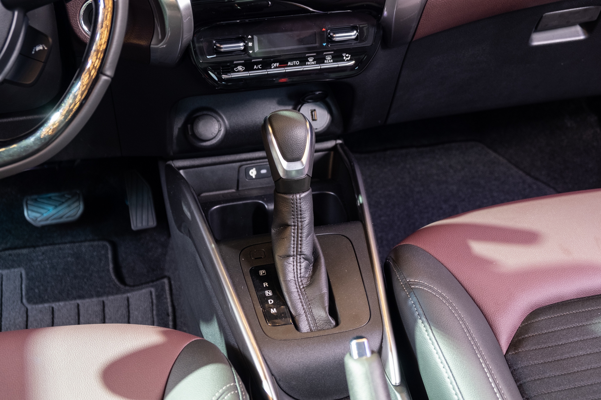 Suzuki Fronx ra mắt Việt Nam: Giá 520-649 triệu đồng, 3 phiên bản, có động cơ hybrid, ADAS, màn hình HUD- Ảnh 11. Suzuki Fronx ra mắt Việt Nam: Giá 520-649 triệu đồng, 3 phiên bản, có động cơ hybrid, ADAS, màn hình HUD- Ảnh 11.